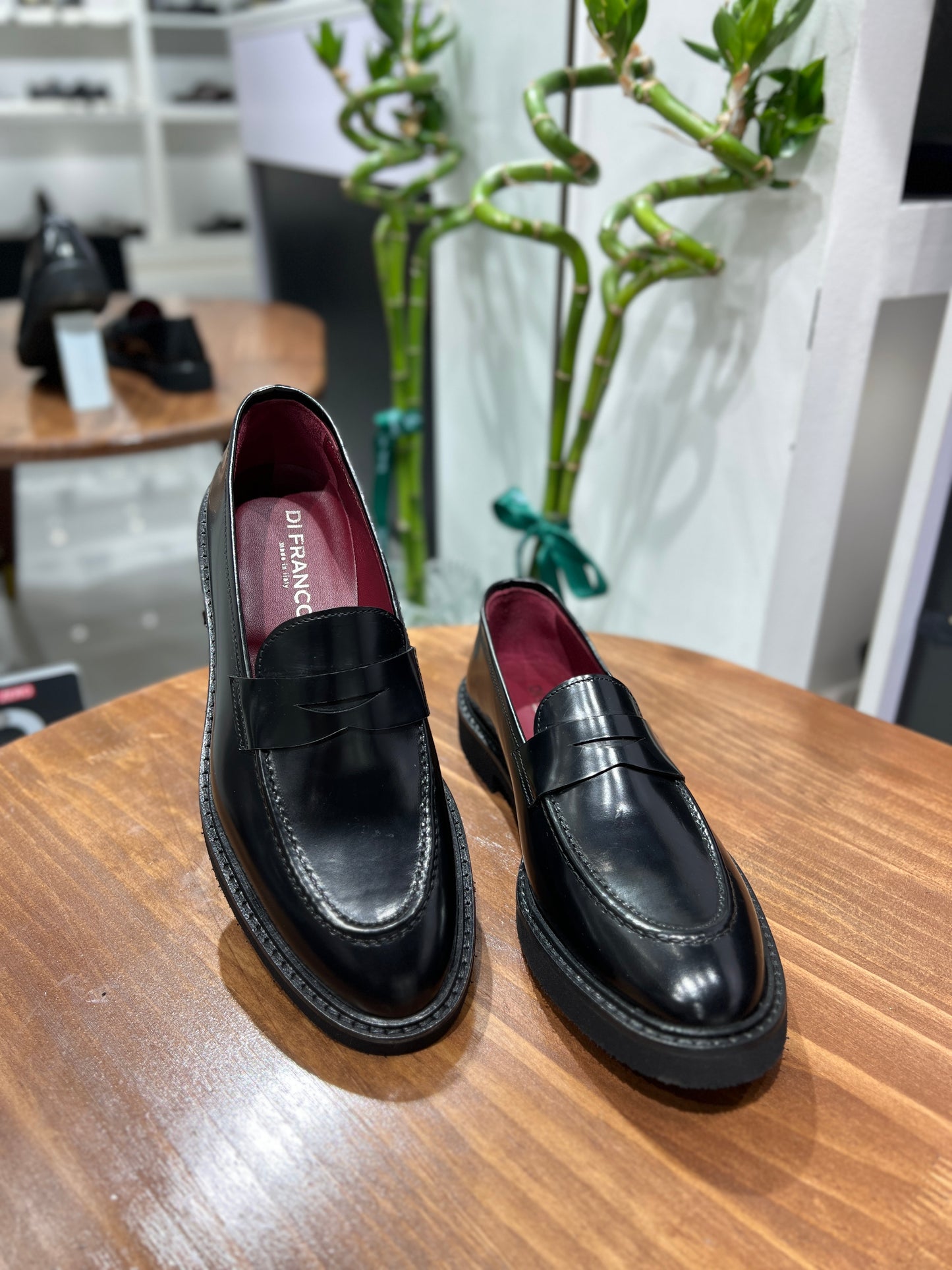 Women_ART_2006_AUTUMN_BLACK